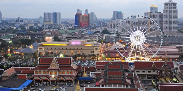 Asiatique market