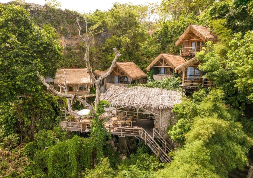 Uluwatu is part of Pecatu region in south west bukit peninsula. Cottages nestled along hills and hidden in the jungle